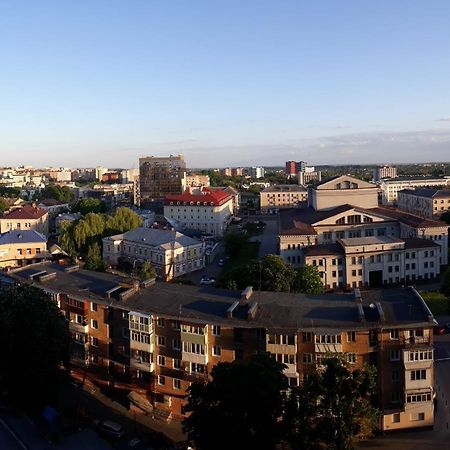 Чудова Квартира В Центрі Міста Daire Rivne Dış mekan fotoğraf