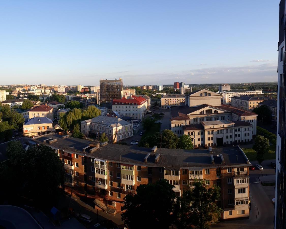 Чудова Квартира В Центрі Міста Daire Rivne Dış mekan fotoğraf